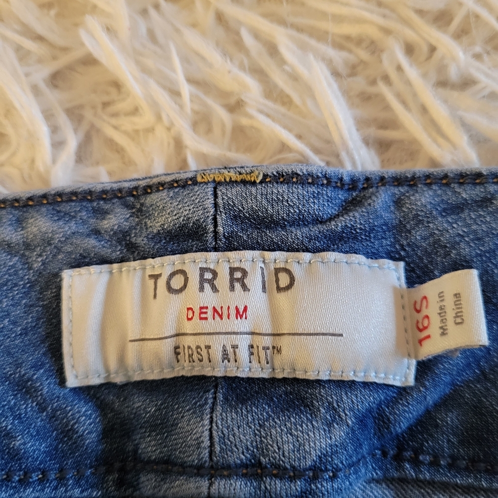 Torrid jeans - Picture 2 of 3